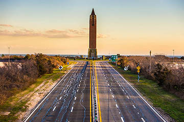 Image of a six lane highway in Long Island, NY